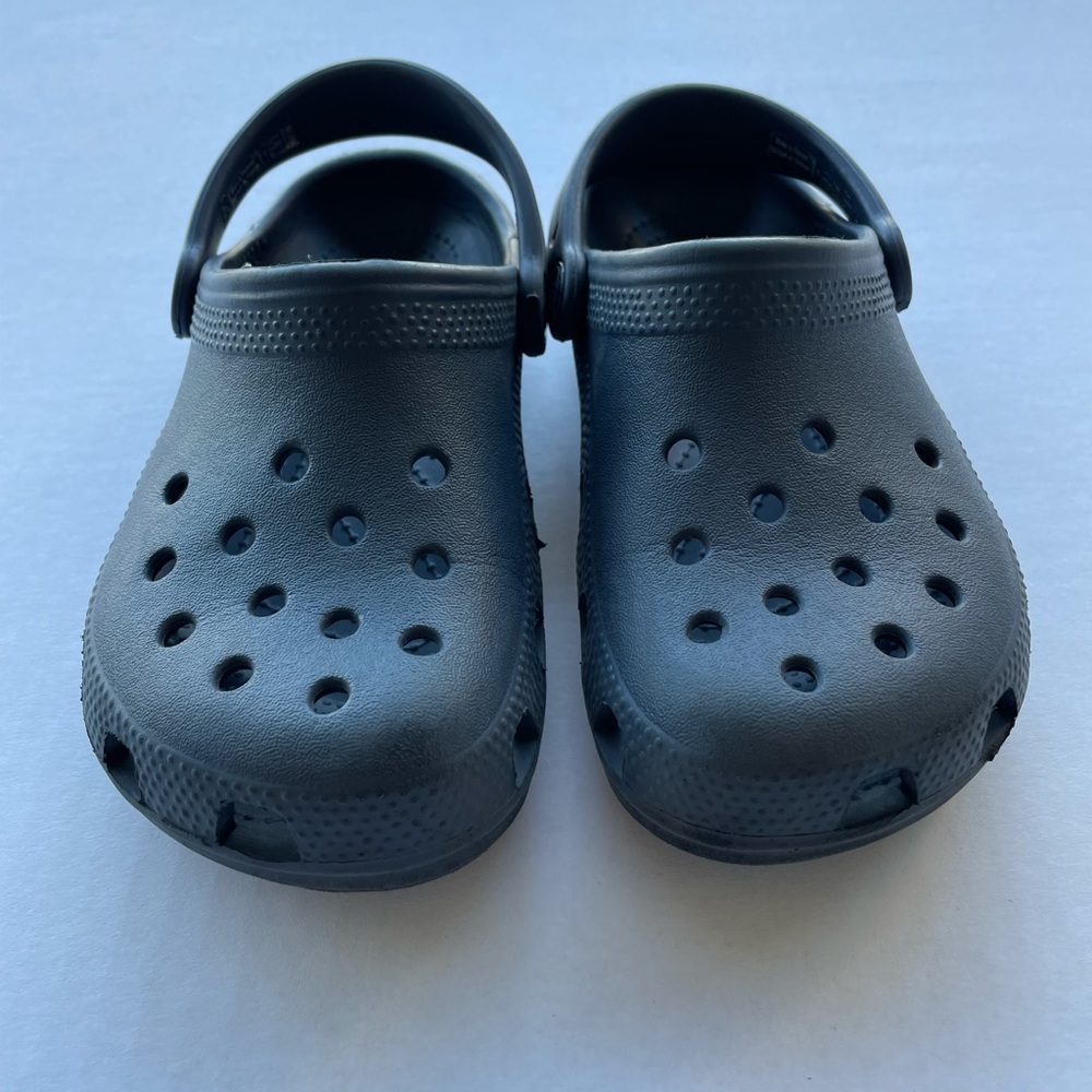 Navy blue CROCS size c13.